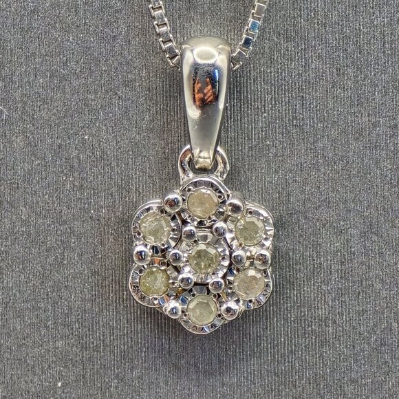 Effy Sterling Silver Diamond Clover Pendant Necklace 18" Box Chain .10 ctw - Picture 2 of 8